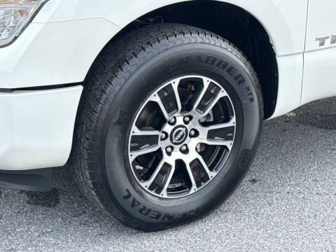 2024 Nissan Titan SV