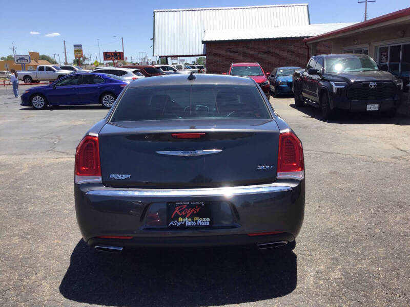 2017 Chrysler 300 Limited