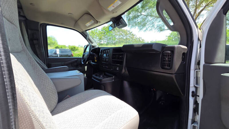 2021 Chevrolet Express 2500