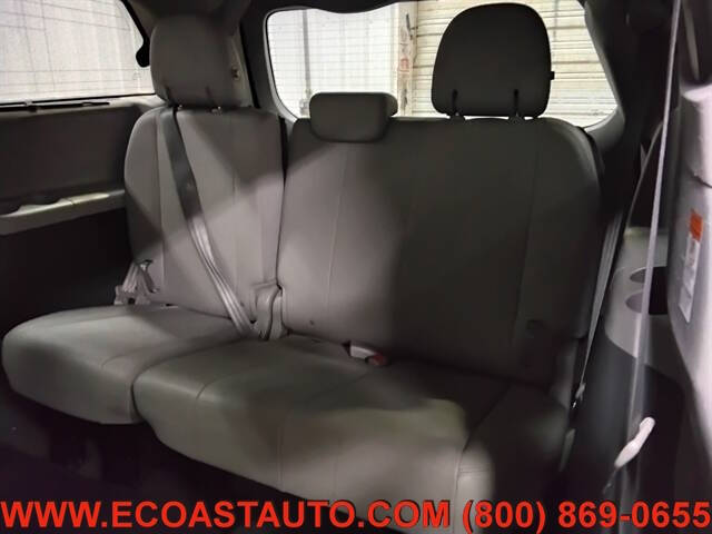 2020 Toyota Sienna XLE 7-Passenger Auto Access Seat