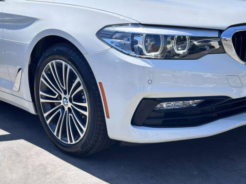 2017 BMW 5 Series 530i