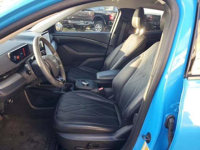 2022 Ford Mustang Mach-E Select