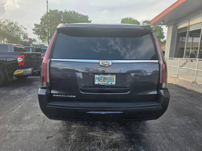 2017 Cadillac Escalade ESV Premium Luxury