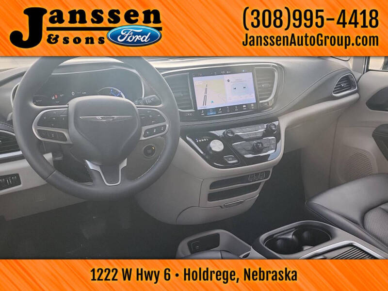 2024 Chrysler Pacifica Plug-In Hybrid