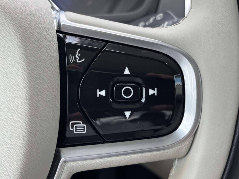 2023 Volvo XC90 B6 Core