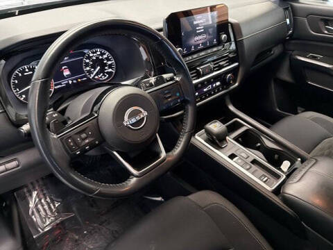 2022 Nissan Pathfinder SV