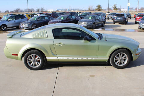 2005 Ford Mustang V6 Deluxe