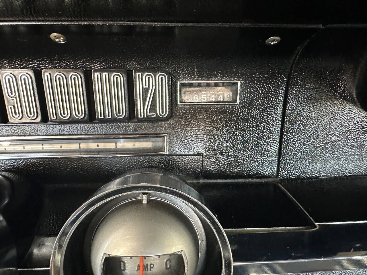 1966 Ford Thunderbird 29