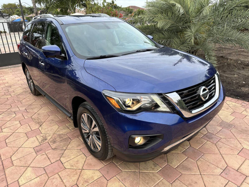2017 Nissan Pathfinder SV
