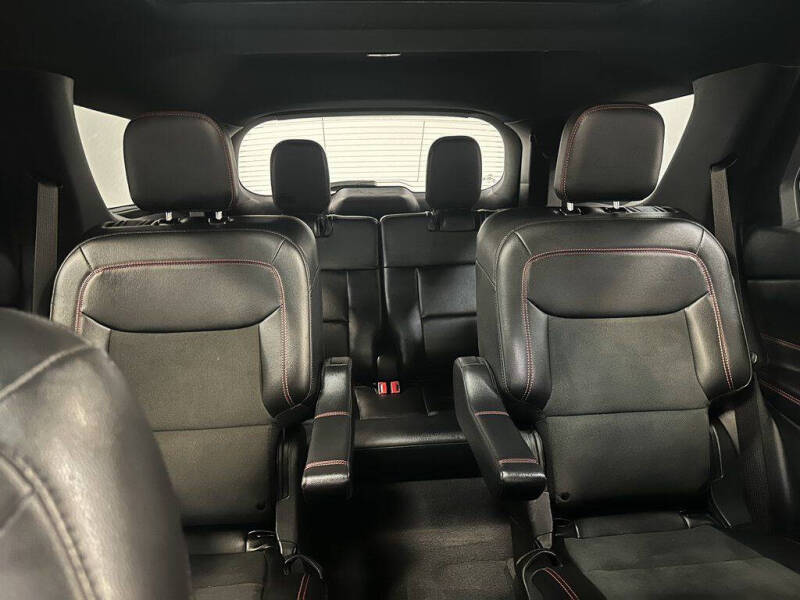 2022 Ford Explorer ST-Line