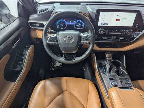 2023 Toyota Highlander Platinum