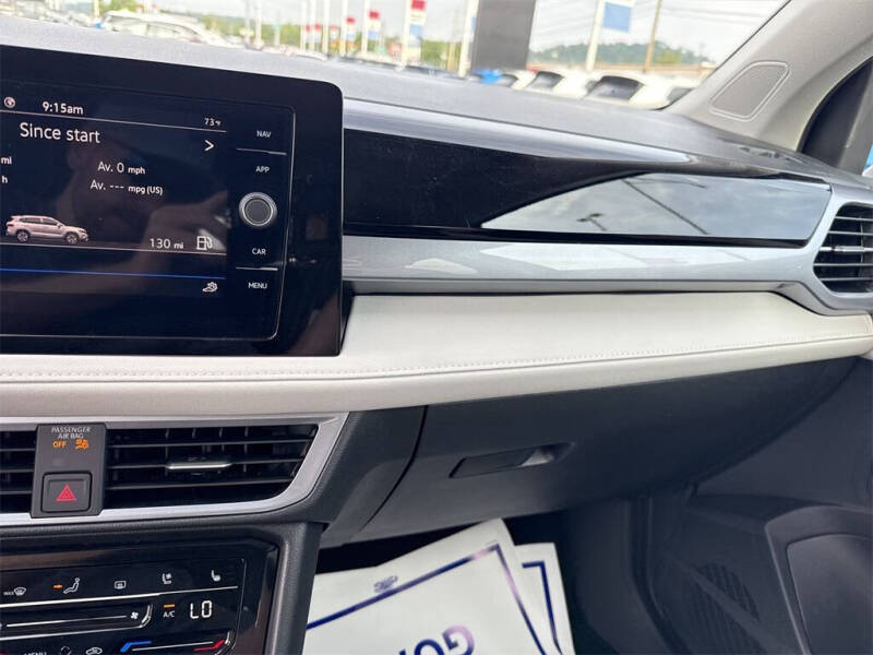 2025 Volkswagen Taos SEL 4Motion