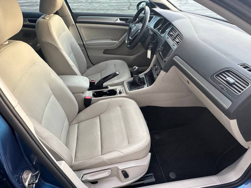 2015 Volkswagen Golf TDI SE