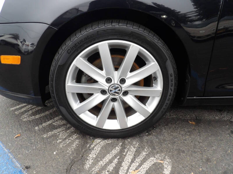 2010 Volkswagen Jetta Wolfsburg Edition