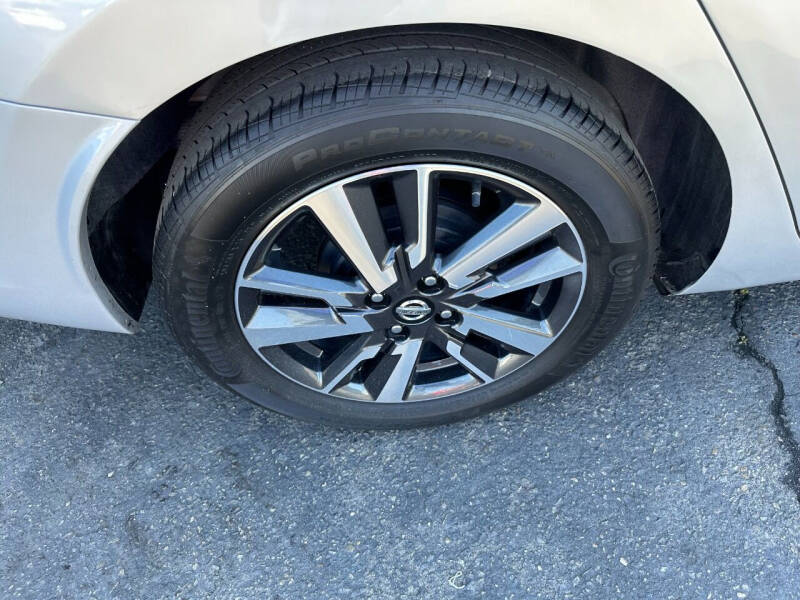 2021 Nissan Versa SV