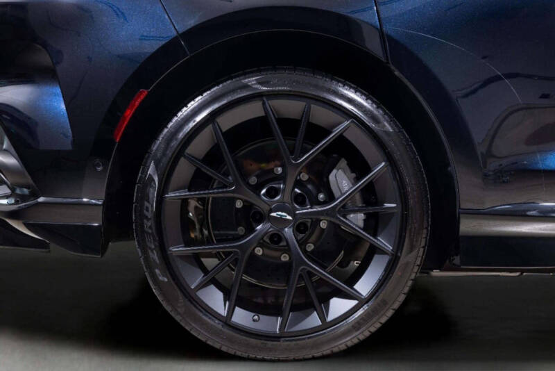 2025 Aston Martin DBX 707