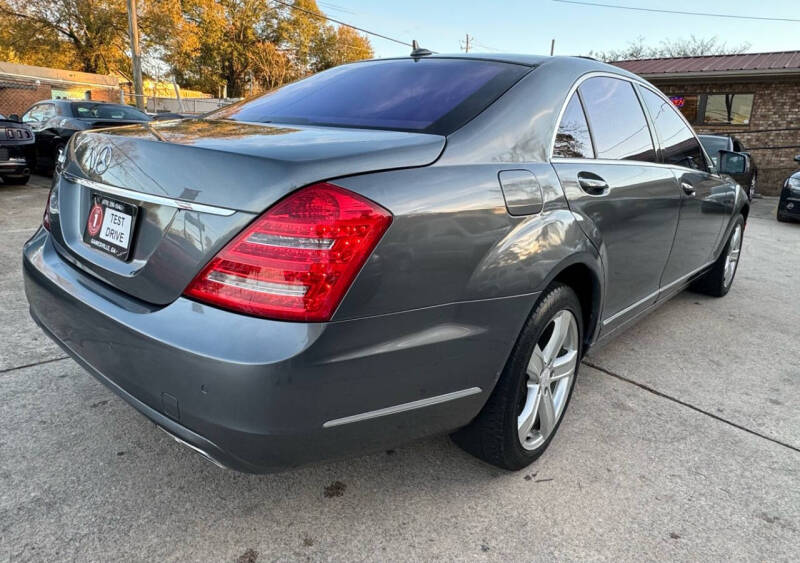 2010 Mercedes-Benz S-Class S550 photo 13