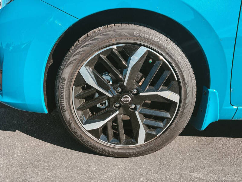 2025 Nissan Versa SR