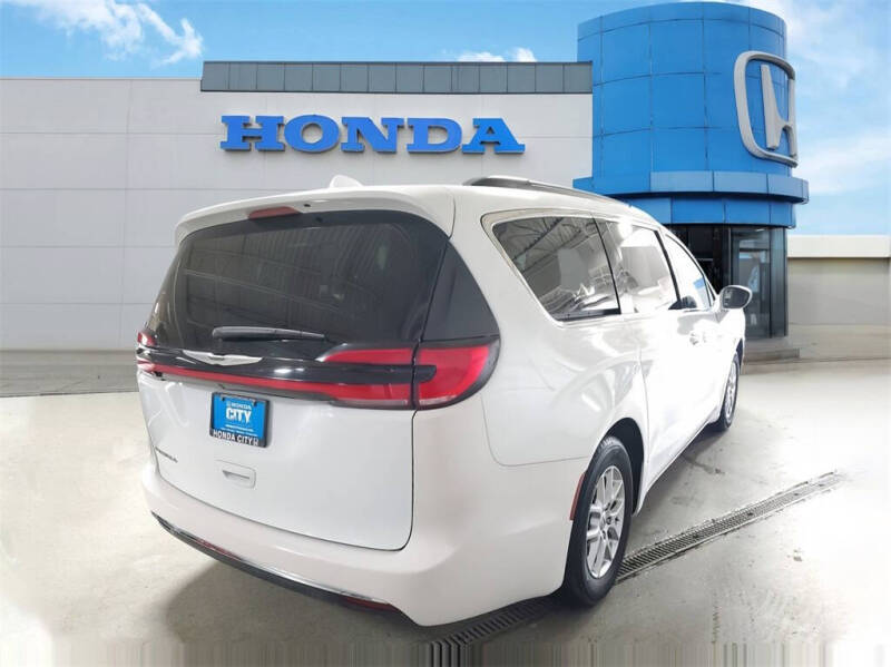 2022 Chrysler Pacifica Touring L