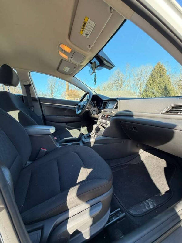 2020 Hyundai Elantra SE