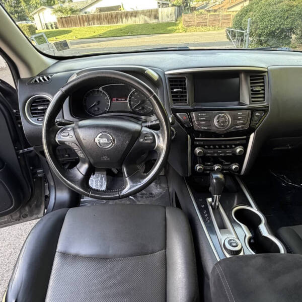 2018 Nissan Pathfinder SL