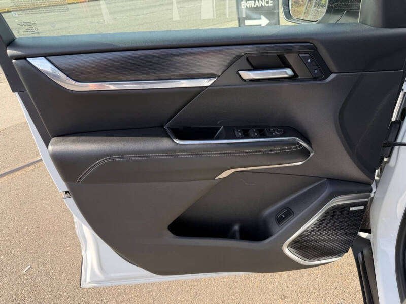 2024 GMC Acadia Elevation