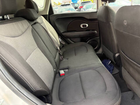 2017 Kia Soul +