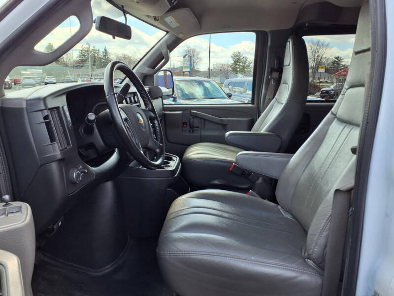 2022 Chevrolet Express LS 3500