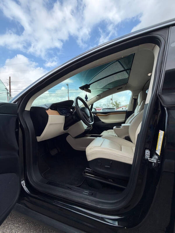 2019 Tesla Model X Standard Range