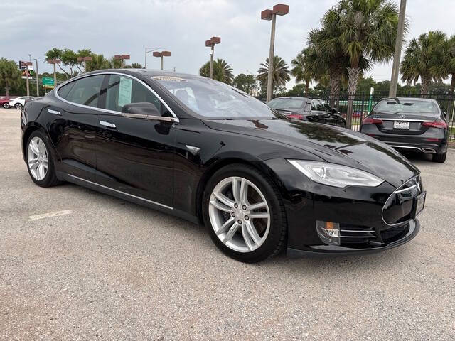 2015 Tesla Model S 20