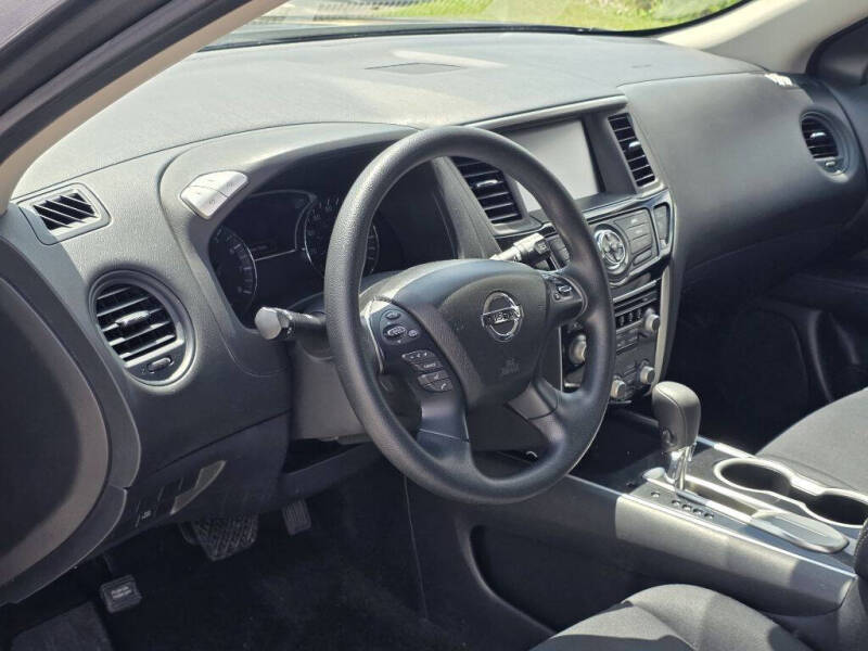 2019 Nissan Pathfinder S