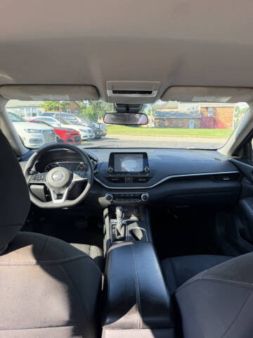 2022 Nissan Altima 2.5 SV