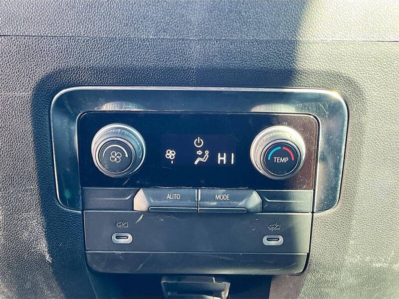 2023 Chevrolet Suburban LS