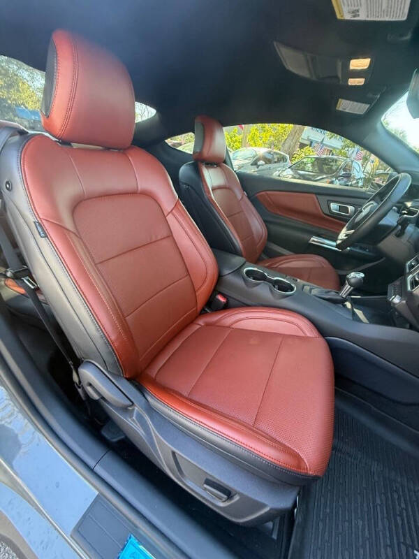 2025 Ford Mustang EcoBoost Premium
