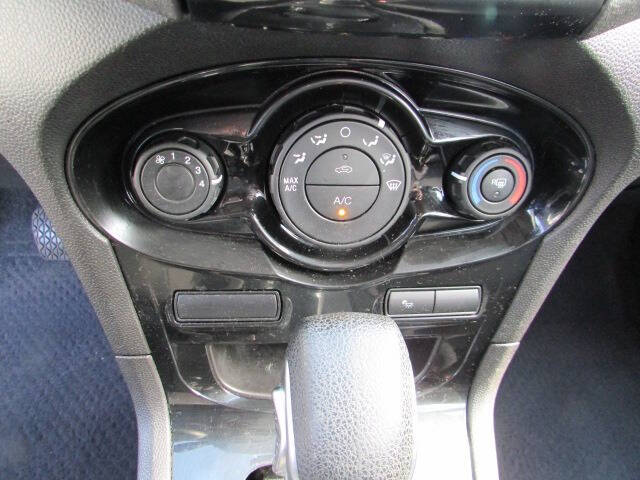 2019 Ford Fiesta SE - Photo 14