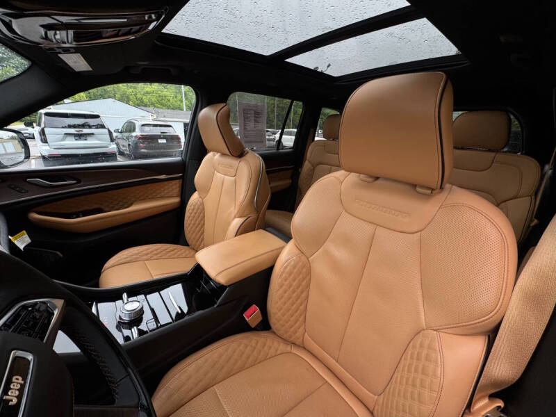 2025 Jeep Grand Cherokee Summit