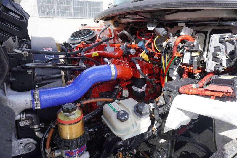 2018 Freightliner M2 106