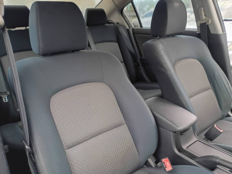 2005 Mazda MAZDA3 i