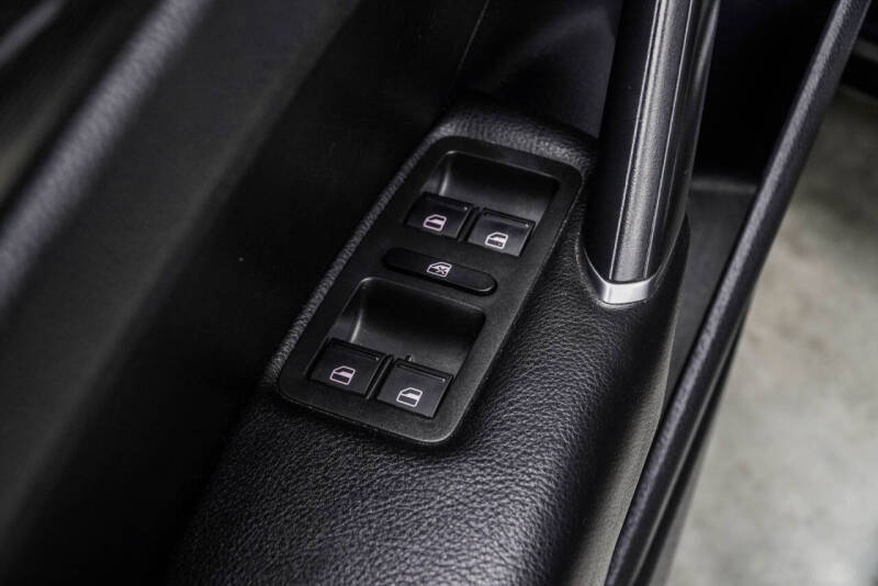 2020 Volkswagen Passat R-Line