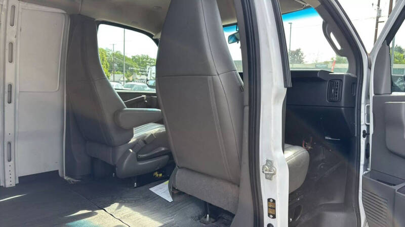 2023 Chevrolet Express 2500