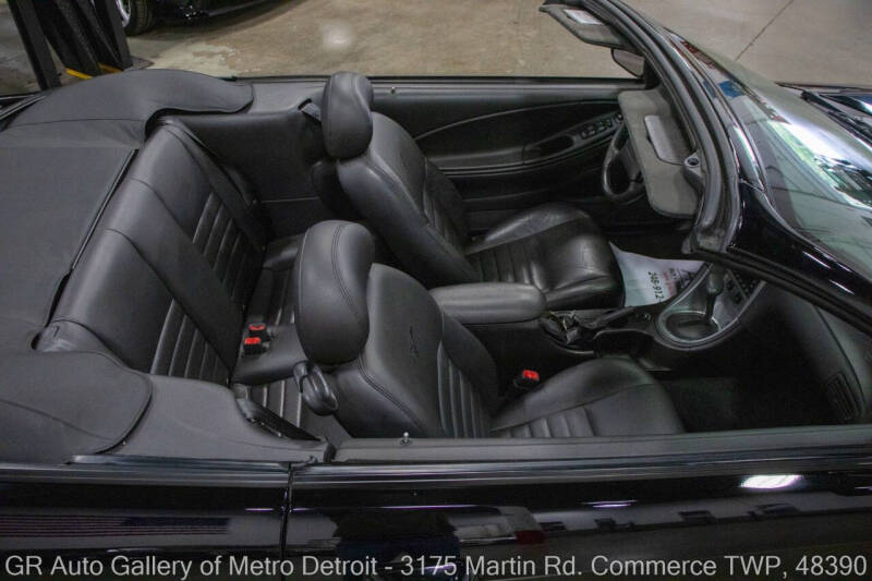 2004 Ford Mustang GT Deluxe