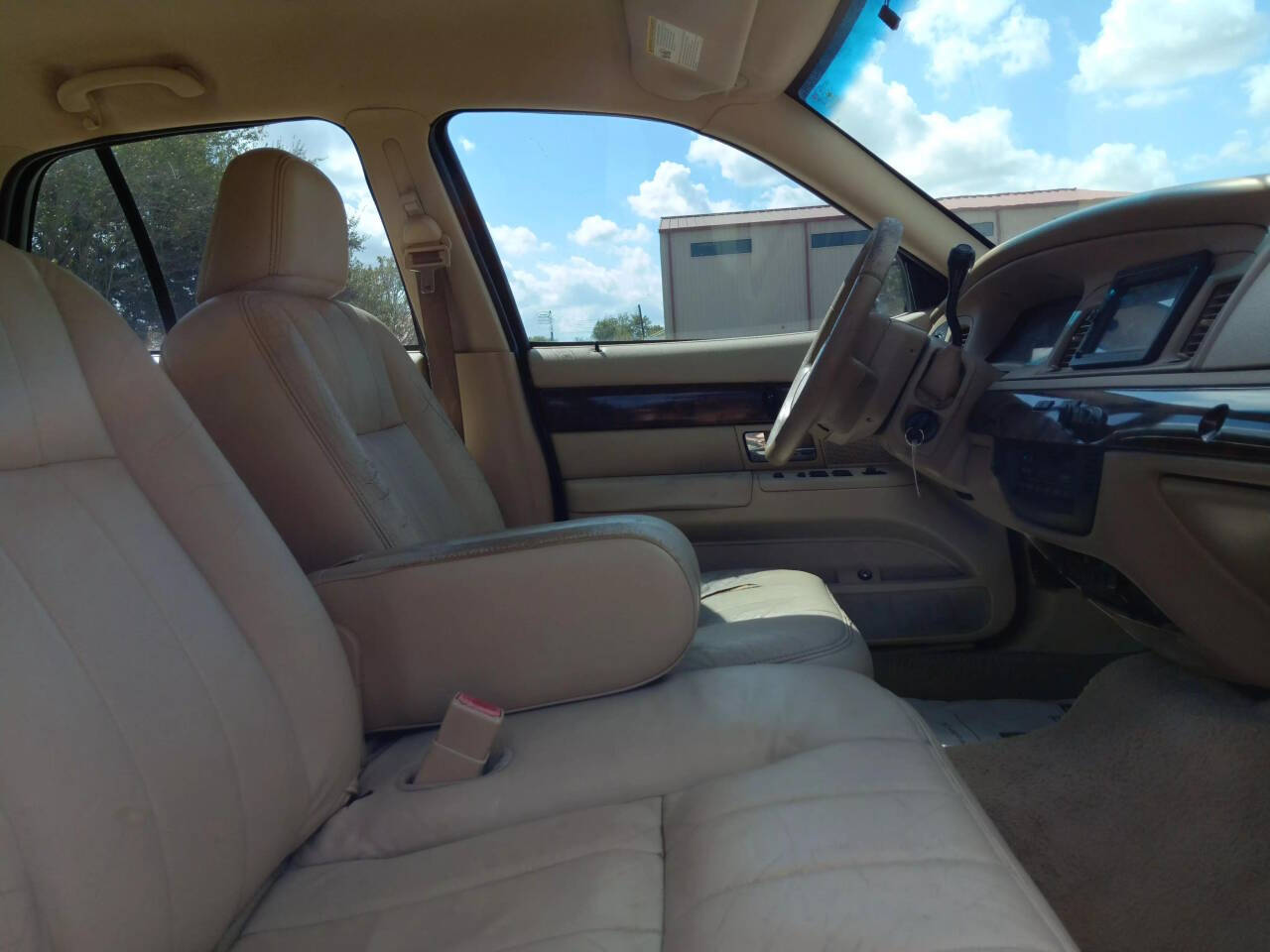 2006 Mercury Grand Marquis for sale at AUTOPLUG 360 in Stafford, TX