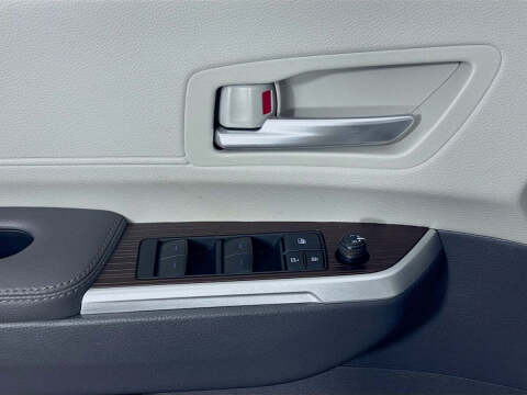 2024 Toyota Sienna XLE 7-Passenger