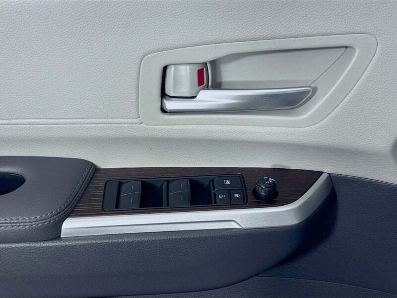 2024 Toyota Sienna XLE 7-Passenger
