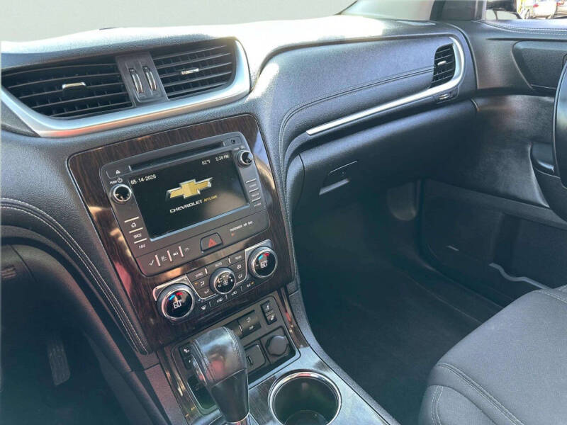 2017 Chevrolet Traverse LT