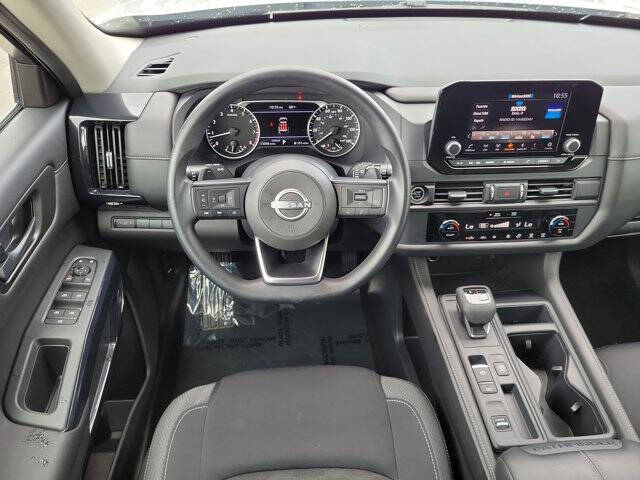 2024 Nissan Pathfinder S