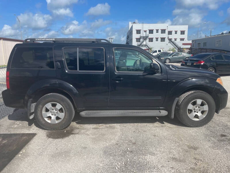 2007 Nissan Pathfinder LE