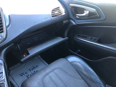 2015 Chrysler 200 S