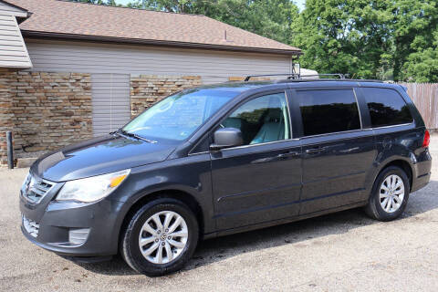 2012 Volkswagen Routan SE