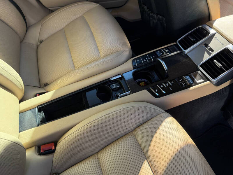 2015 Porsche Panamera